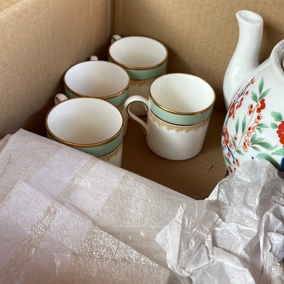 5piecebone china from England